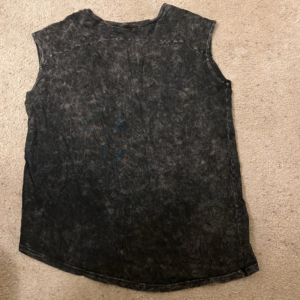 Asymmetrical Aztec top - Picture 3 of 3